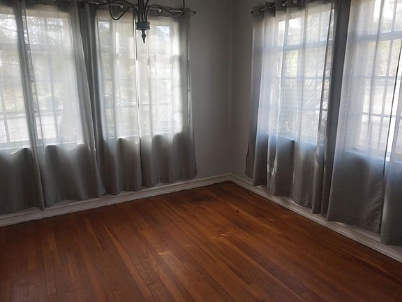 4th image of 300 E Robinson Ave
