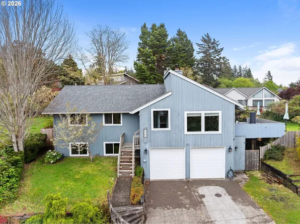 265 Waldorf Cir, Astoria, OR 97103