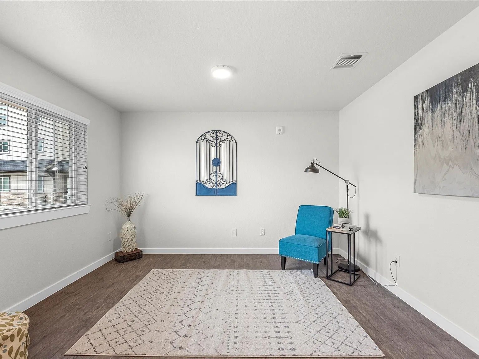 3 bed, 2.5 bath, 1650 sqft, $1,785 — Photo 2