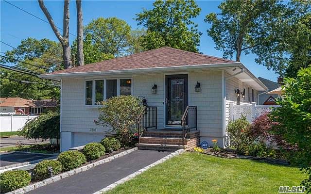 1st image of 359 Woodlawn Ave