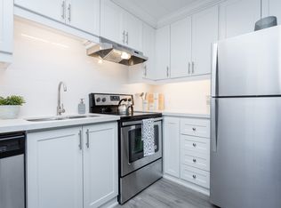 99 York Road, Hamilton, ON L9H 1L9