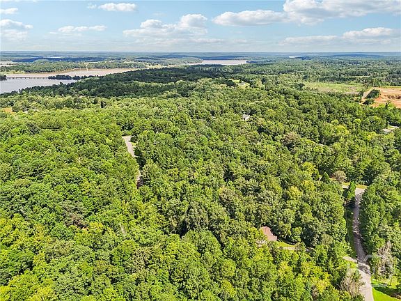 5th image of 1040 Union Station Road