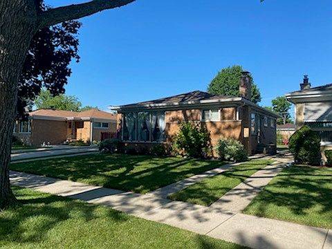 3rd image of 8517 N Olcott Ave