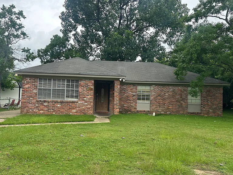 3029 Dobbs Cir — Photo 1