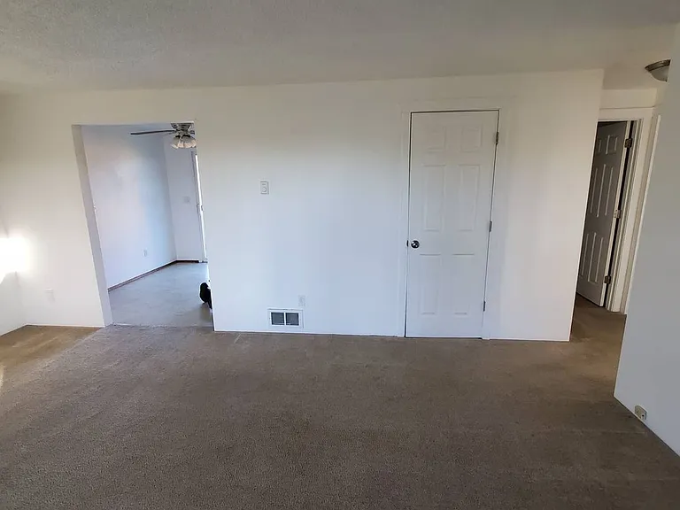4311 Waverly Dr NE — Photo 5