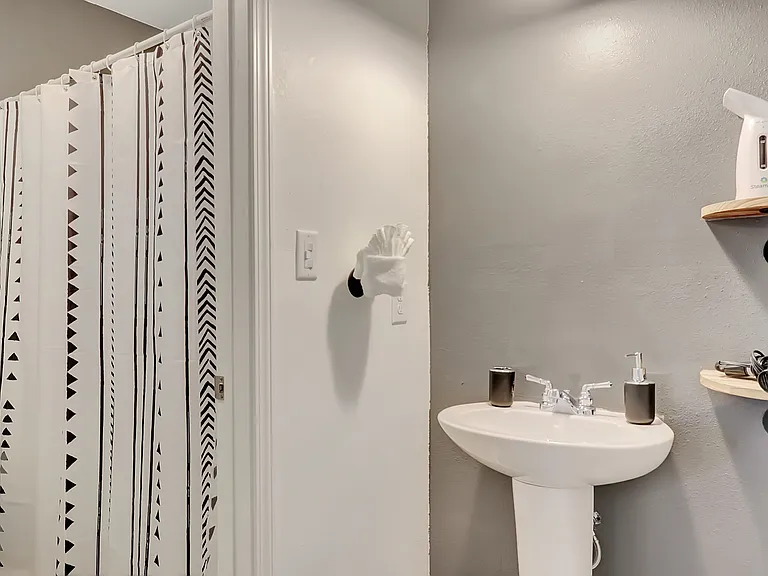 5390 Central Ave #103 — Photo 9