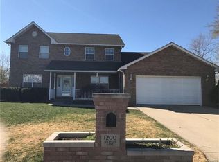 1200 Antique Ln, Mascoutah, IL