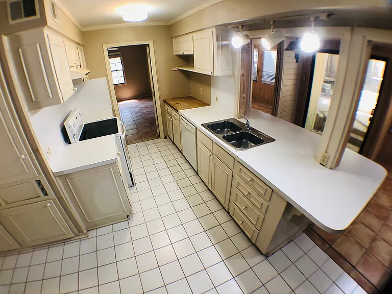 1709 Deerfield Dr — Photo 6