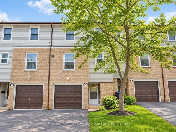 2440 Bromsgrove Rd #125, Mississauga, ON L5J 4J7