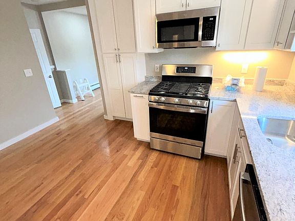 3rd image of 17 Wilton St #2