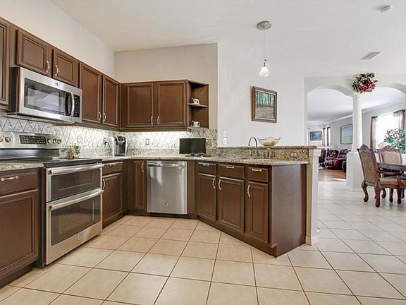 3rd image of 5806 Heronpark Pl