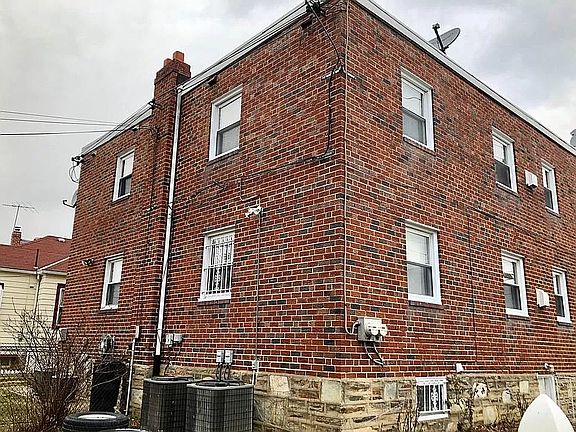 3rd image of 1744 Solly Ave