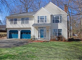 474 Candlewood Lake Rd, New Milford, CT 06776
