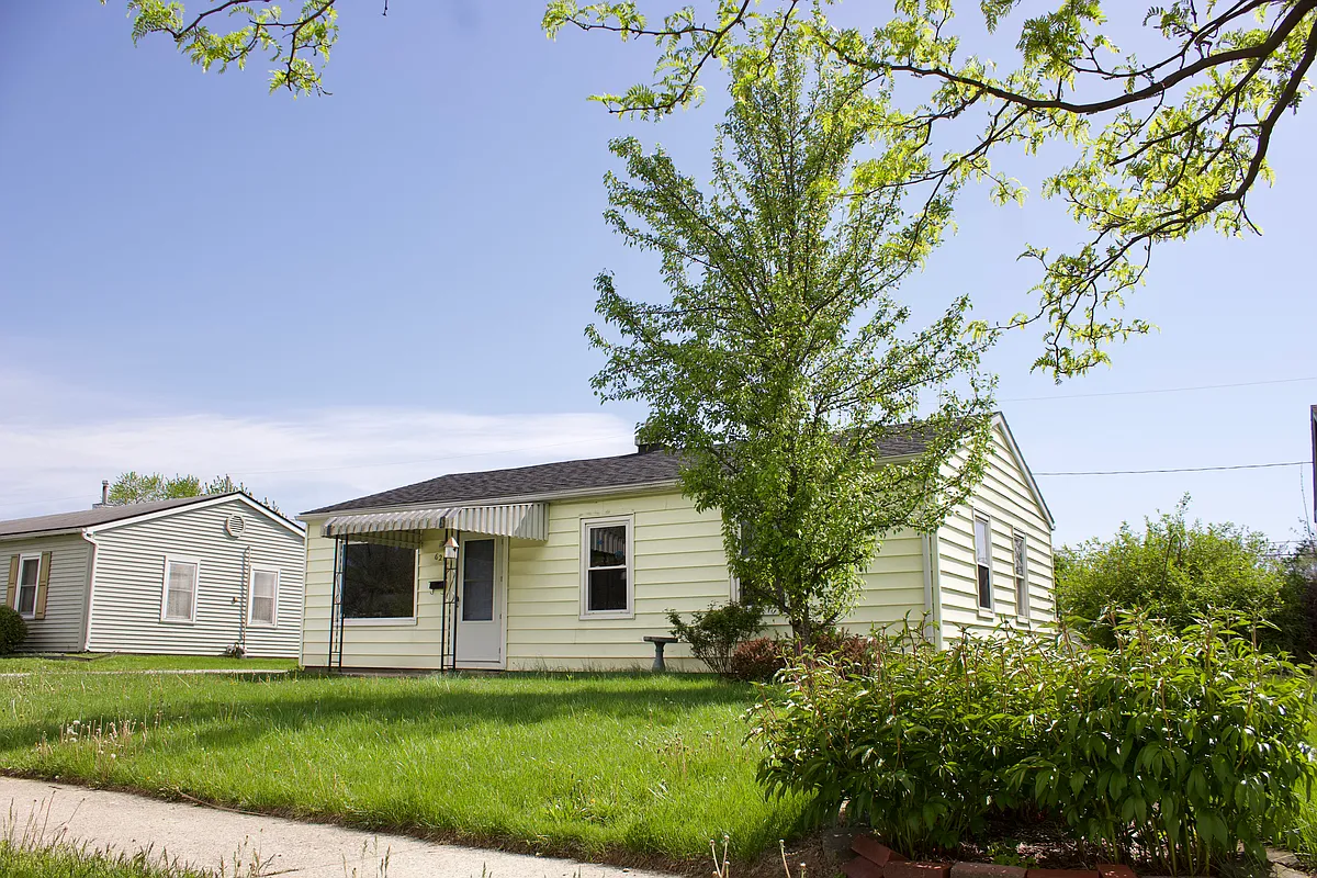 Building Photo - 620 Warwick Ave