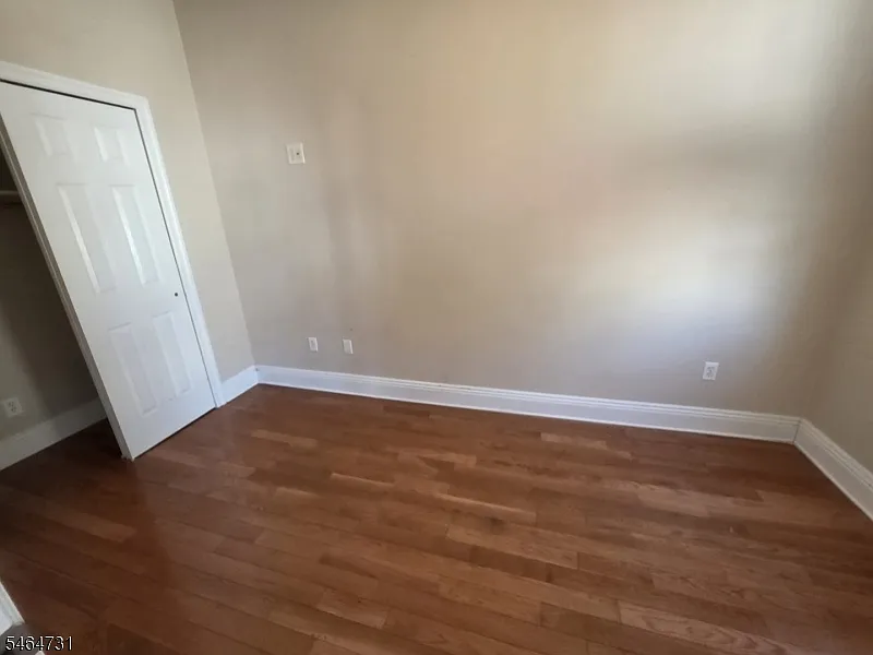 3 bed, 1.0 bath, $2,400 — Photo 4