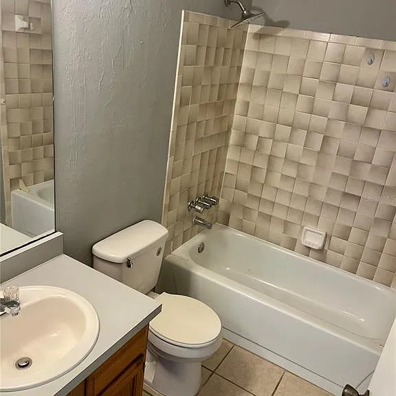 2321 SW 31st Pl #1 — Photo 13