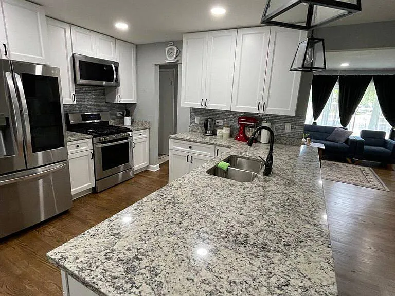 1409 S Busse Rd — Photo 5
