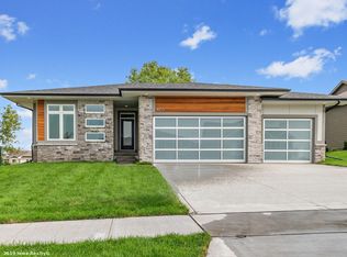 805 NE 22nd Ct, Grimes, IA 50111