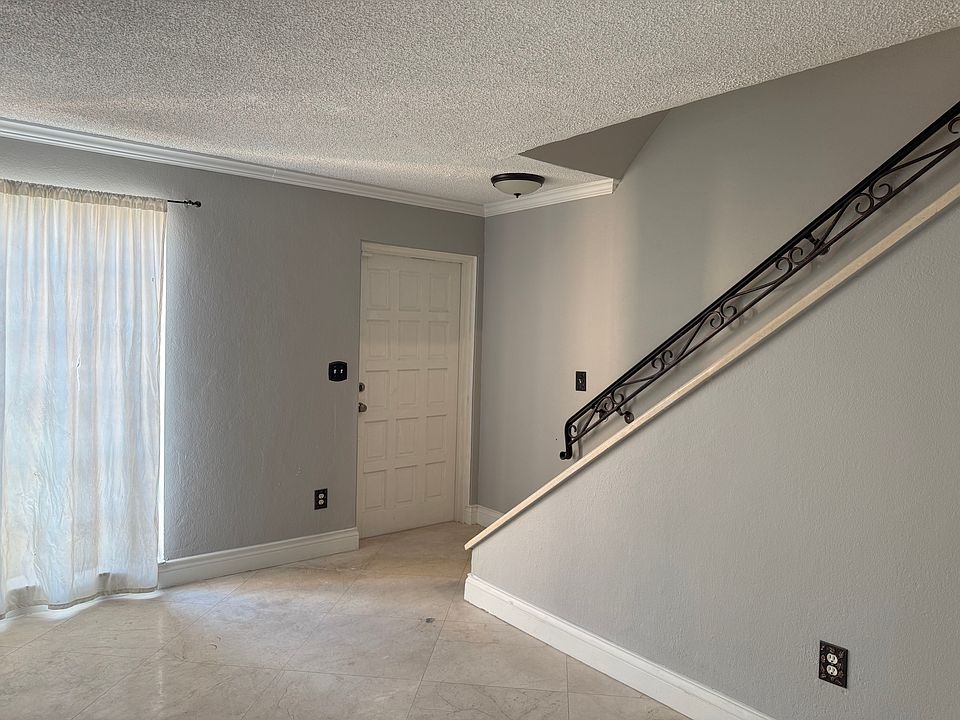 1st image of 7170 Fairway Dr