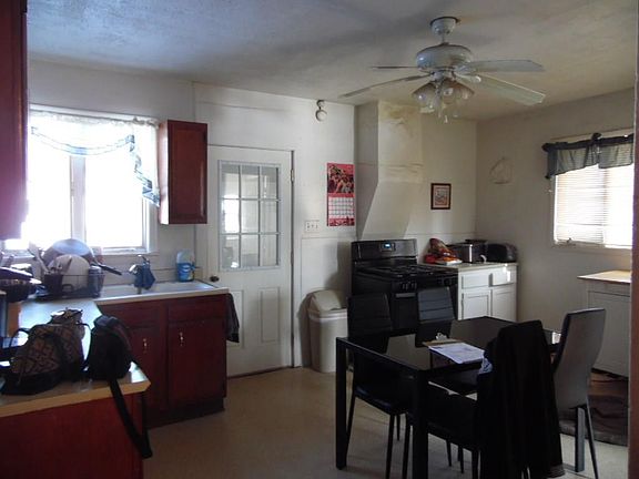 4th image of 61 E Wright Ave