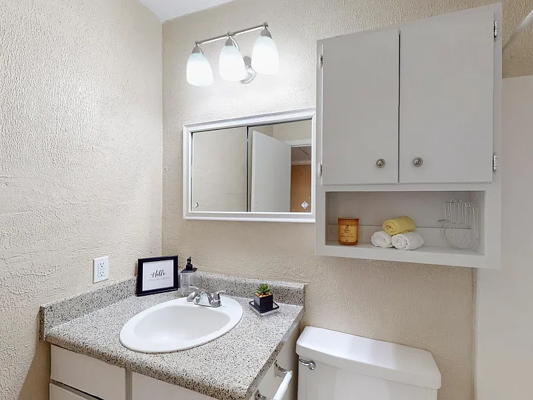 Tower Park Apartments — Photo 25