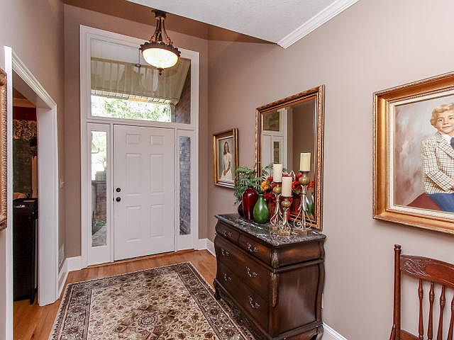 1st image of 693 Glen Abbey Dr