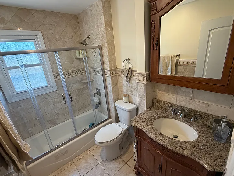 231 Sedore Ave #1 — Photo 10