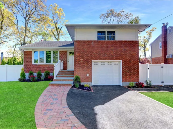 42 Phillips Road, Massapequa Park, NY 11762