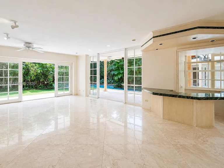 3441 Poinciana Ave — Photo 3
