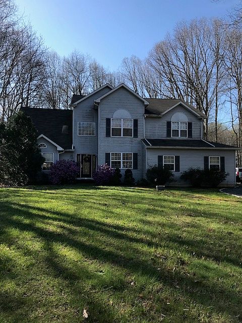 1st image of 15 Lauren Ln