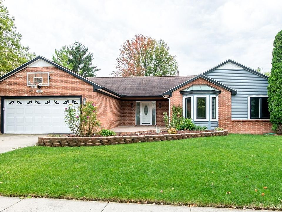 1st image of 411 Burr Oak Dr