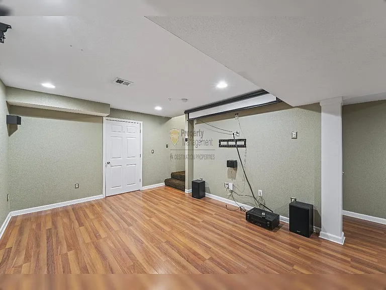8938 Boehm Dr — Photo 22