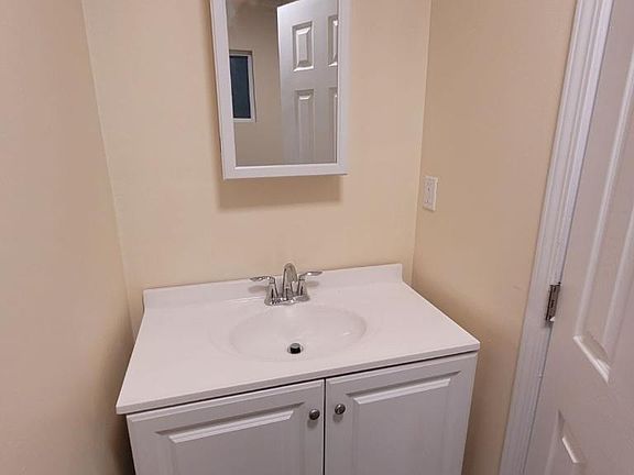 5th image of 17647 Pinedale Ave #2