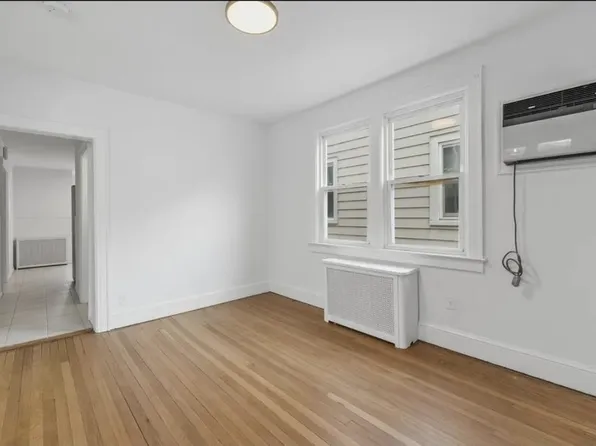 838 Roosevelt Avenue image 12 of 15