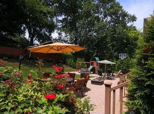 120 Lake Rd, Valley Cottage, NY 10989