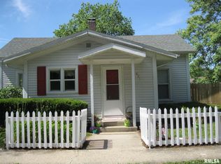 621 E Madison St, Riverton, IL 62561