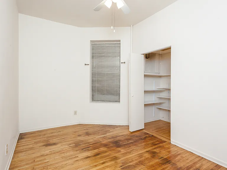 703 W Willow St #1A — Photo 9
