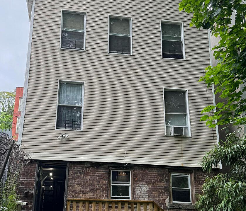 2nd image of 80 Corson Ave