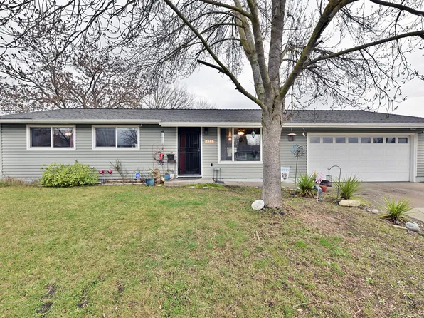 7940 Gladstone Ave, White City, OR 97503