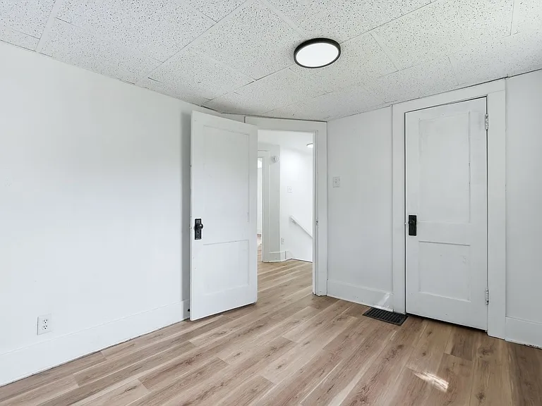 2133 Riedmiller Ave — Photo 4