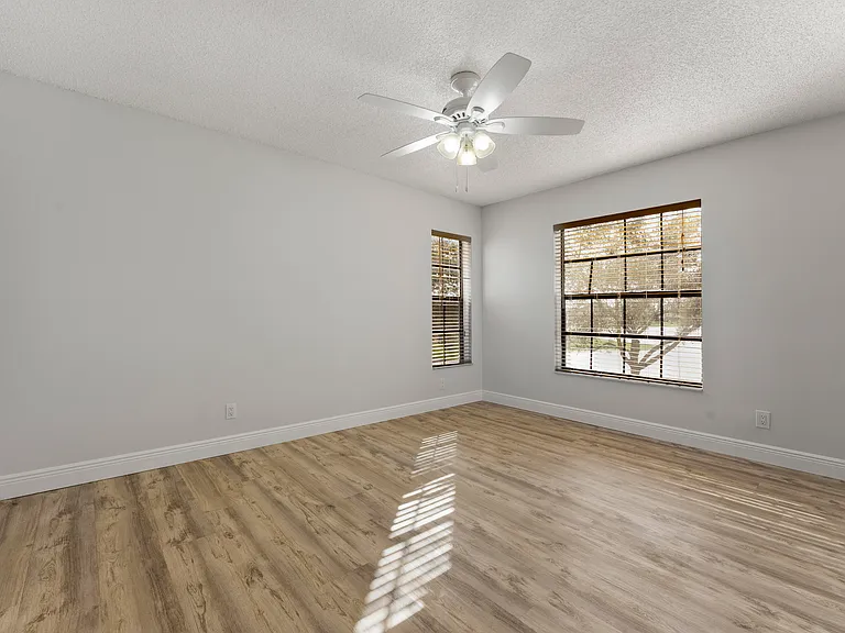 2900 Olivewood Ter #201 — Photo 13