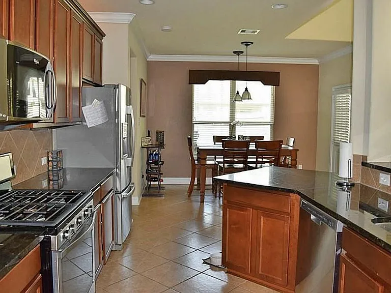 14502 Dakota Bend Dr — Photo 4