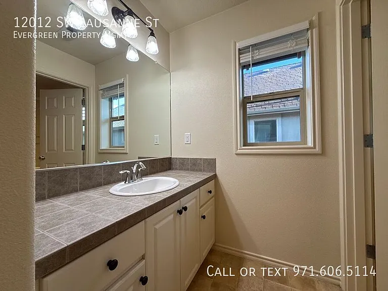12012 SW Lausanne St — Photo 37