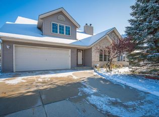 2303 Patrick Ln, Waukesha, WI 53188