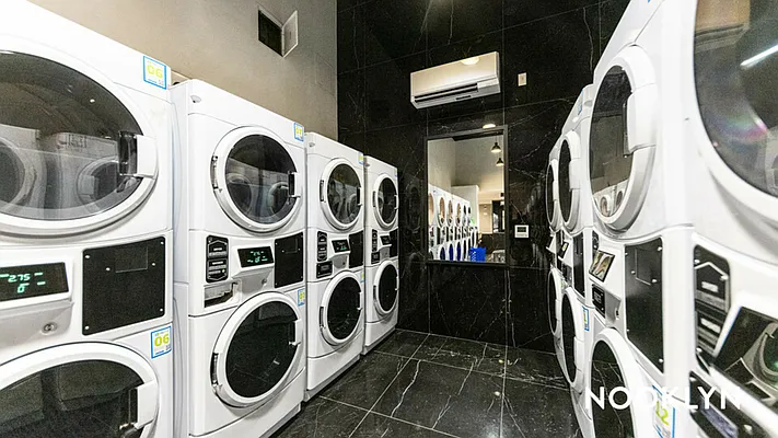 Rented by Nooklyn NYC LLC | media 106