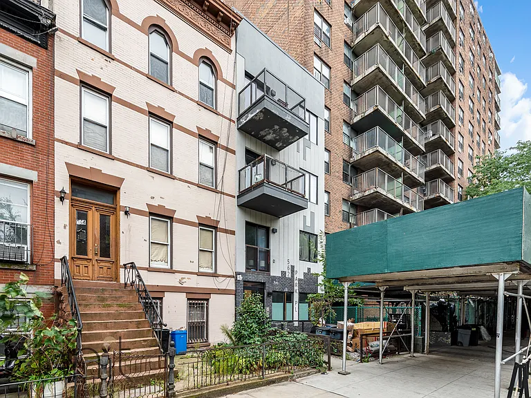 562 Park Pl #2B — Photo 30