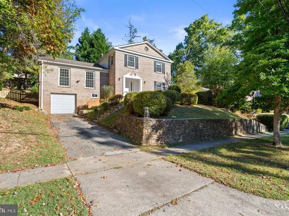 1242 Derbyshire Rd, Rockville, MD 20854