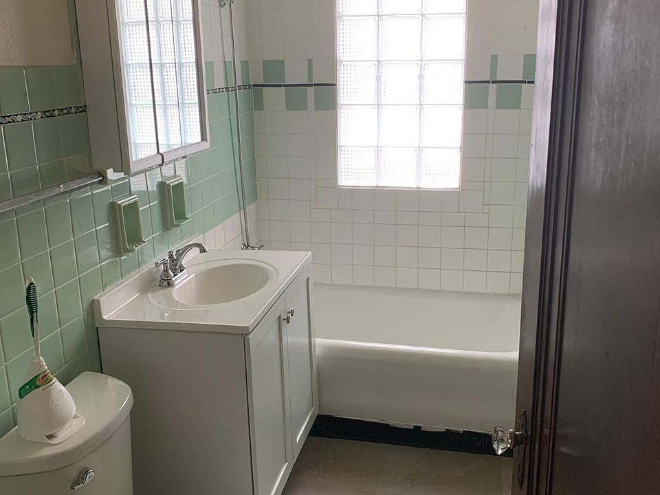1st image of 1106 20th St #2