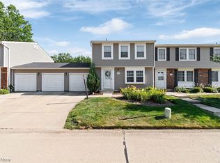 7380 Willow Run Dr, Mentor, OH 44060