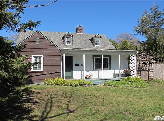 2nd image of 29 Brewster Ln N